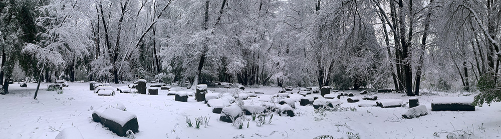 House for the Poem of the Right Angle