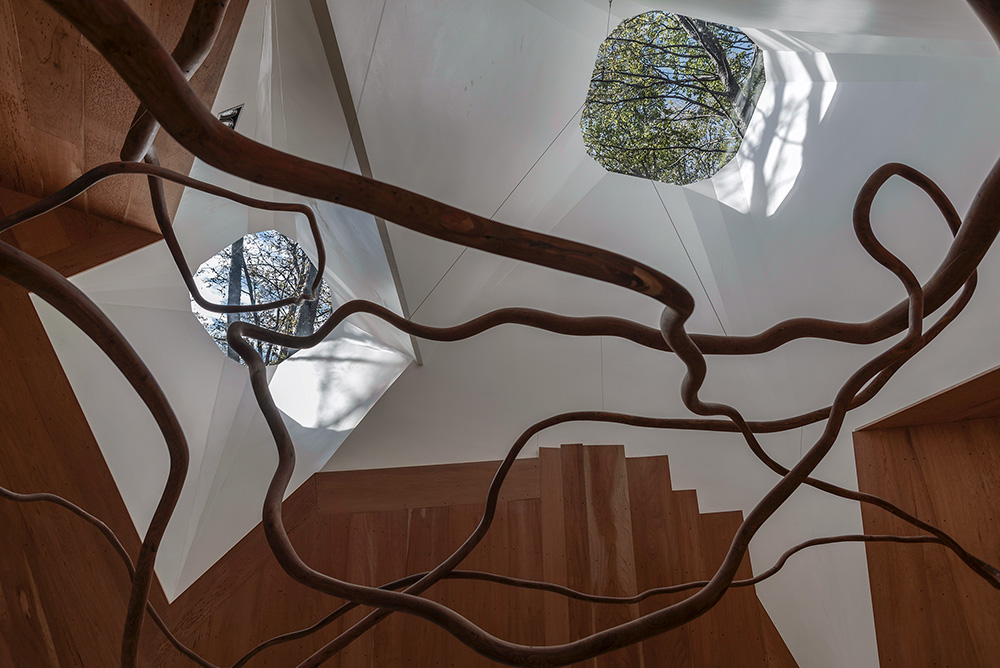 House for the Poem of the Right Angle