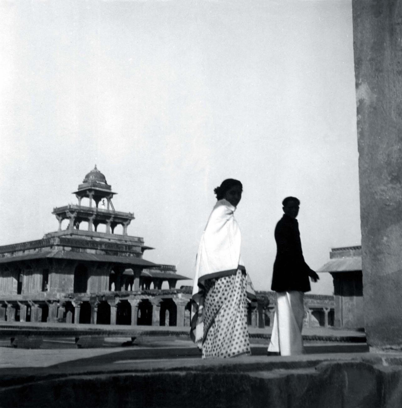 Doshi and Kamala in Fatehpur Siki